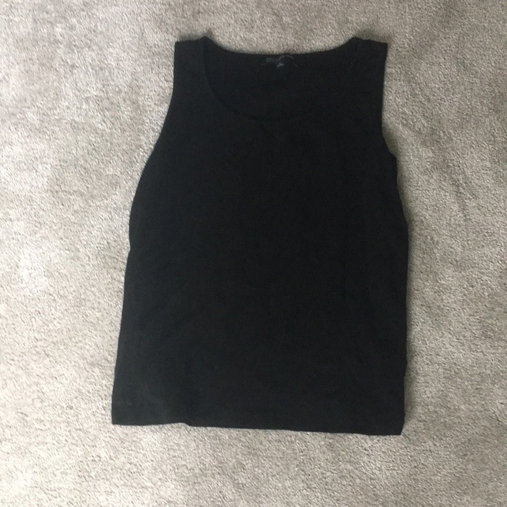 Black sleeveless comfy t